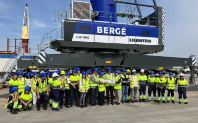 BERGÉ receives the second of the Liebherr cranes, acquired as part of its plan to upgrade assets, at the Port of Tarragona