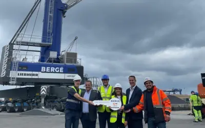 BERGÉ receives the first of the Liebherr cranes, acquired as part of its plan to upgrade assets, at the Port of Bilbao